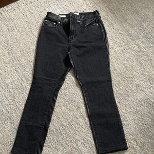 Universal Thread Women's Black Straight Leg Jeans